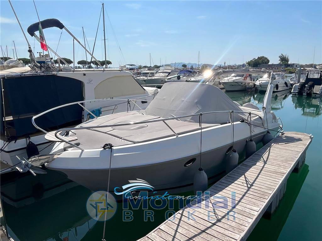 Beneteau Flyer 850 sun deck
