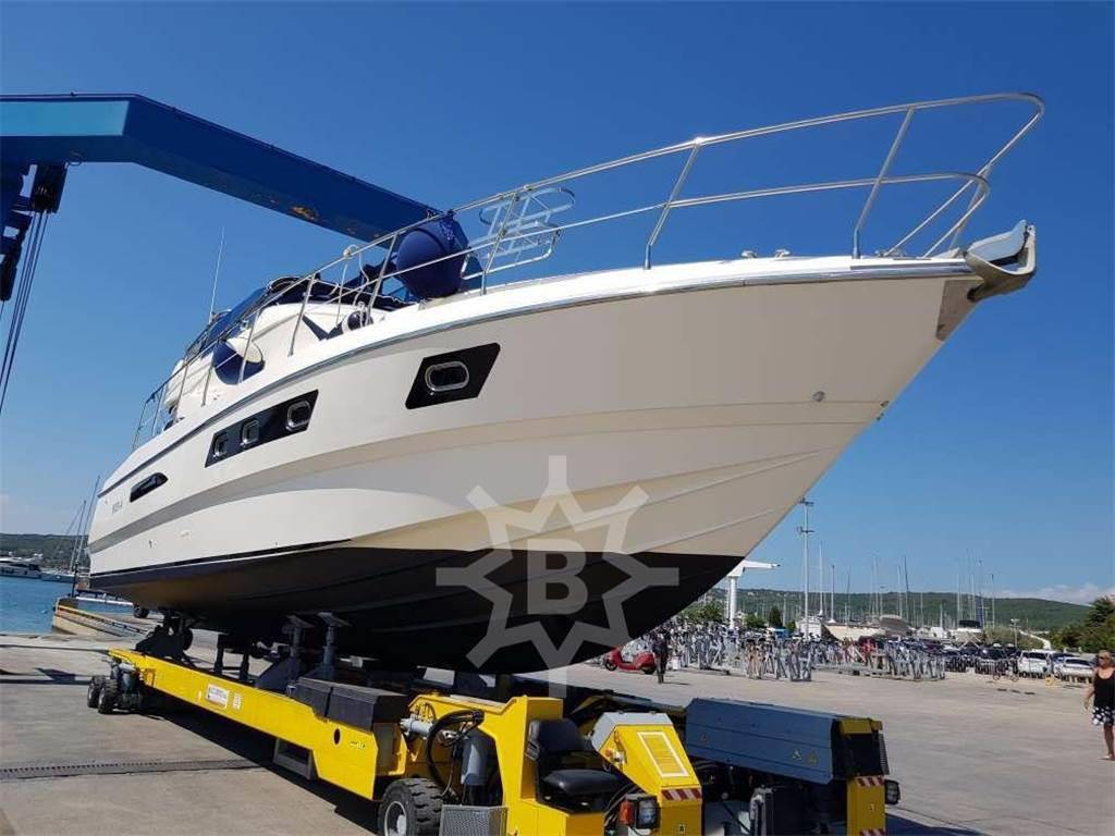 Azimut Az 43