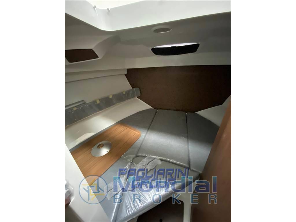 Beneteau Antares 8 cruising