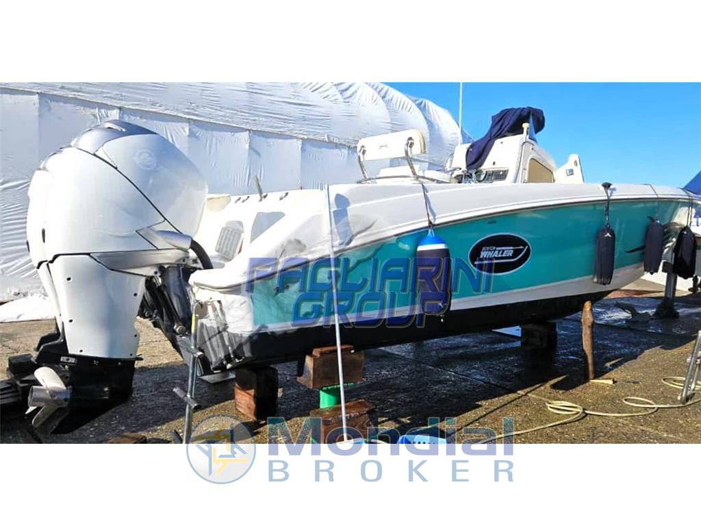 Boston whaler Outrage 270