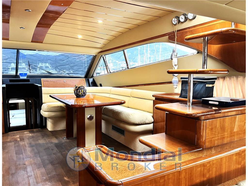 Ferretti 680 fly