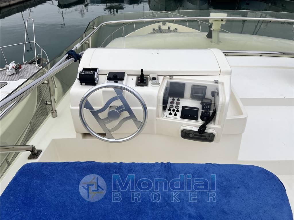 Ferretti 680 fly