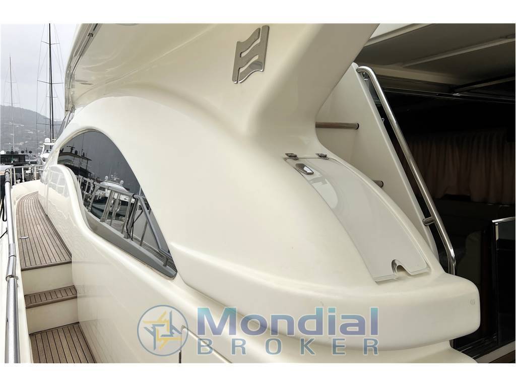 Ferretti 680 fly