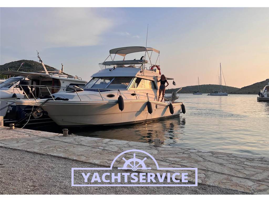 Ferretti 34 fisherman