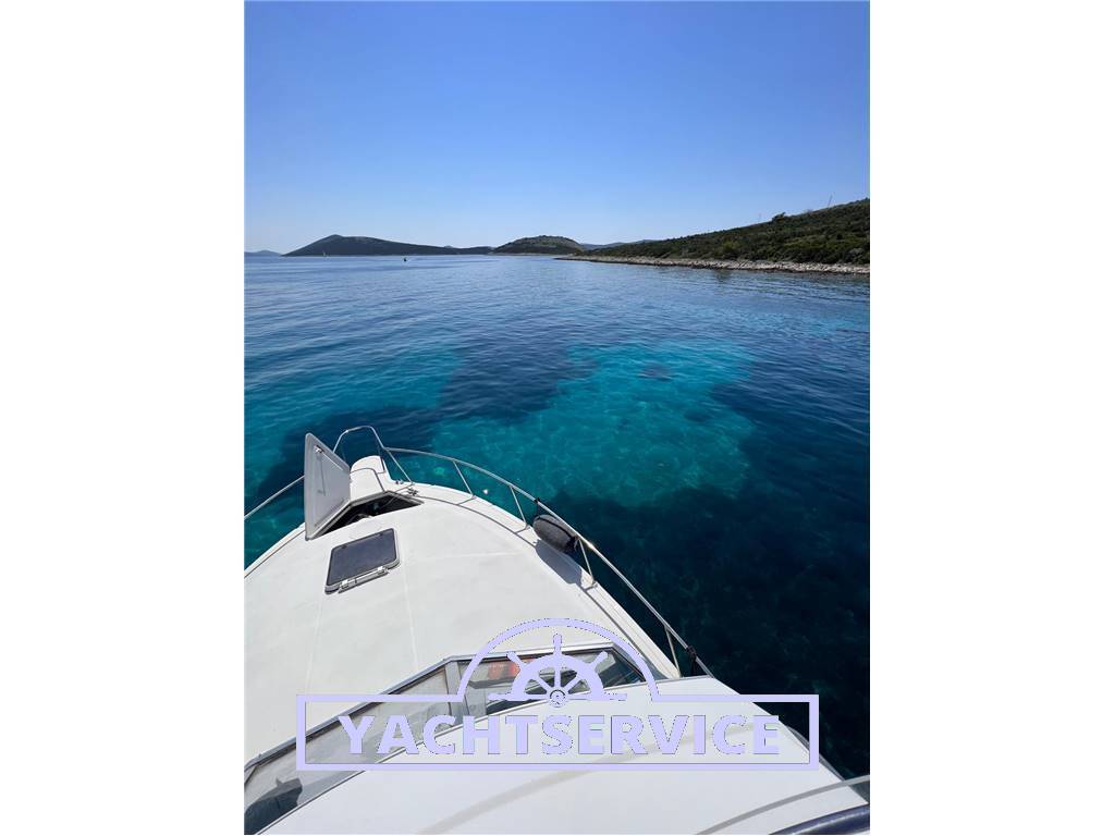 Ferretti 34 fisherman