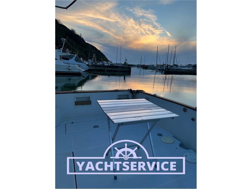 Ferretti 34 fisherman
