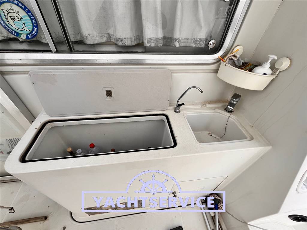 Ferretti 34 fisherman