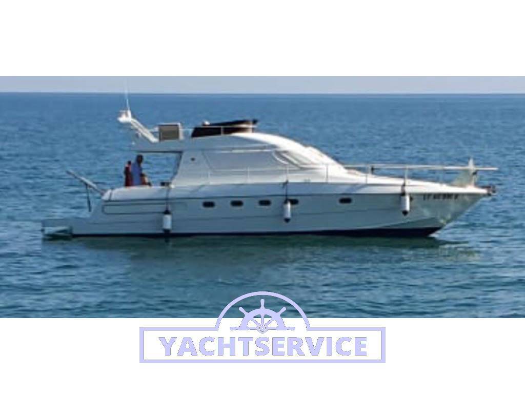 Ferretti yarding yacht 42 fly