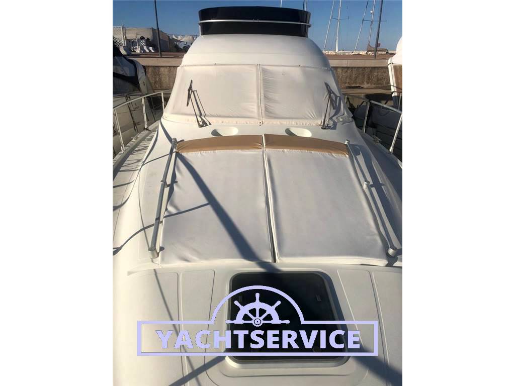 Ferretti yarding yacht 42 fly
