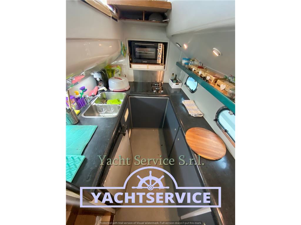 Ferretti yarding yacht 42 fly