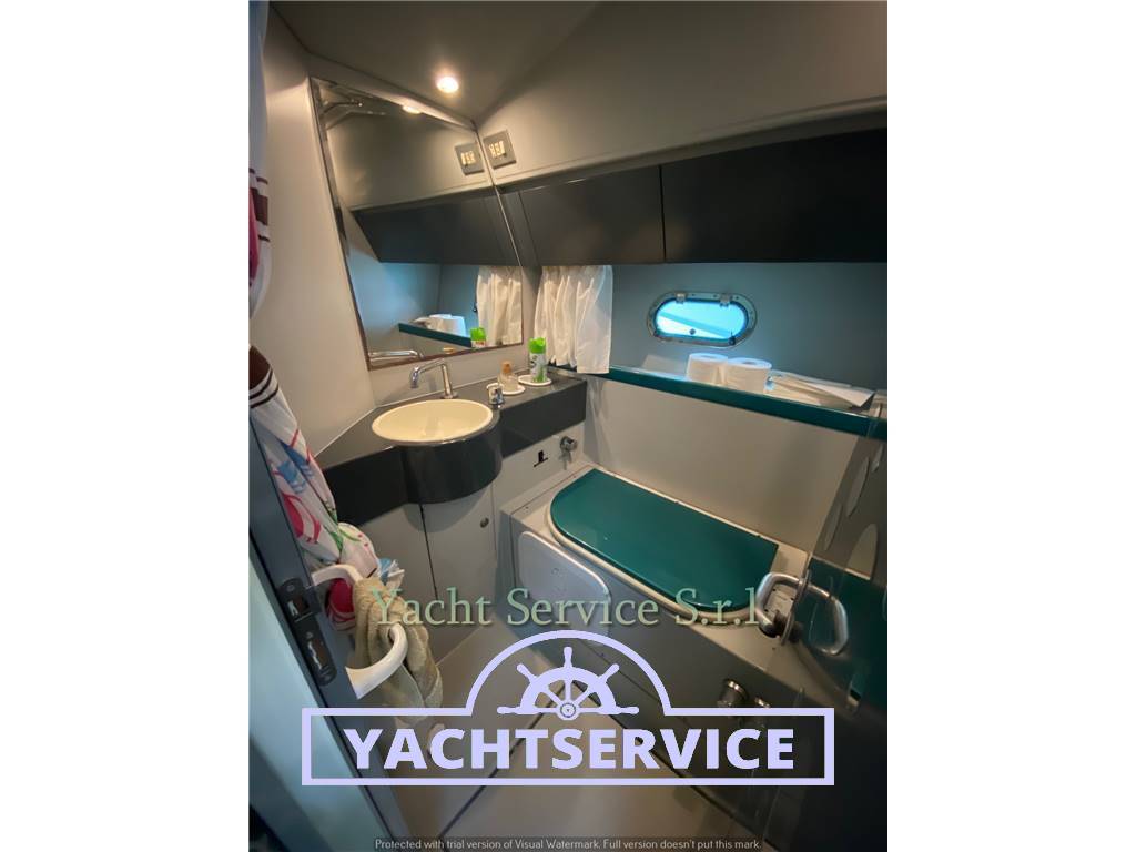 Ferretti yarding yacht 42 fly