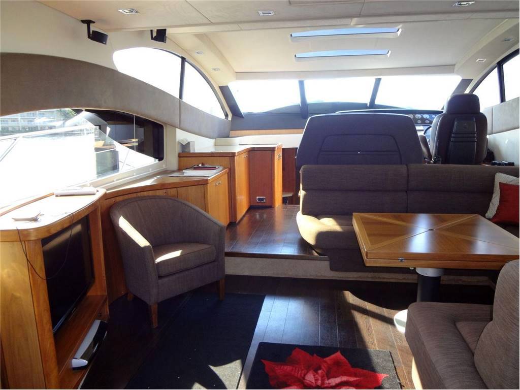 Sunseeker Predator 52