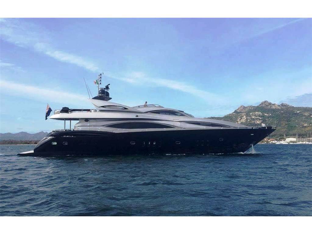 Sunseeker 105 motor yacht