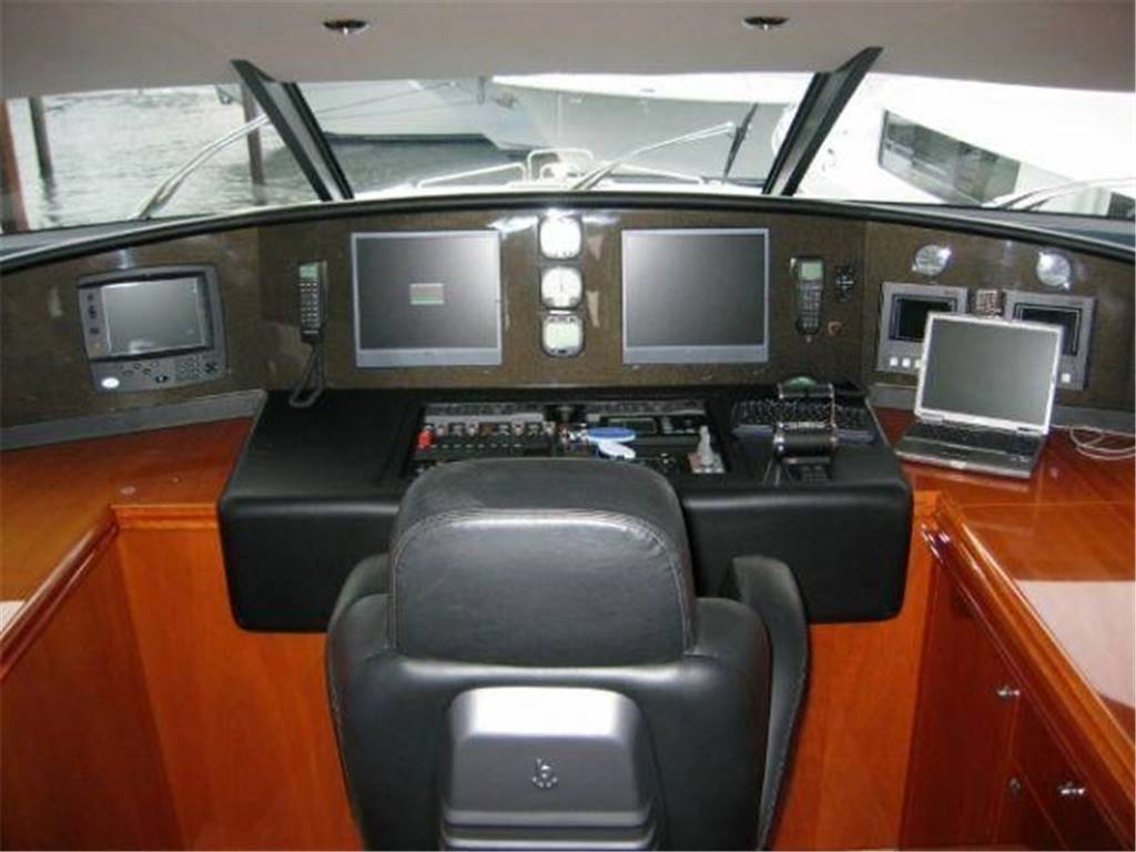 Sunseeker 105 motor yacht