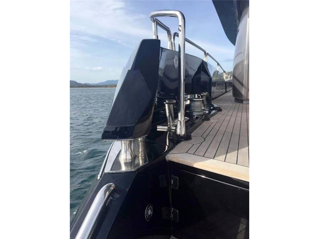 Sunseeker 105 motor yacht