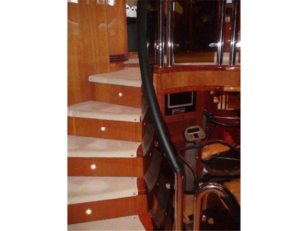 Sunseeker 105 motor yacht