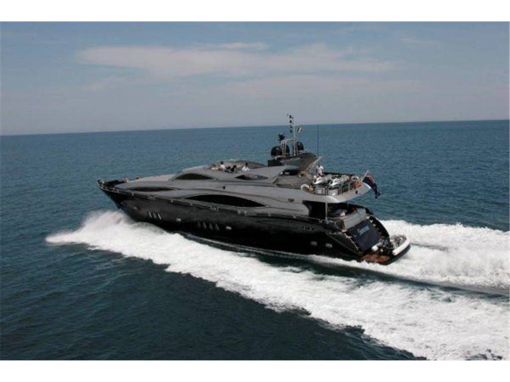 Sunseeker 105 motor yacht