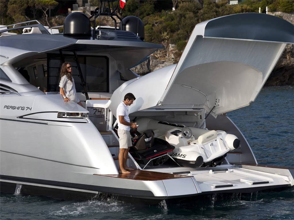 Pershing 74