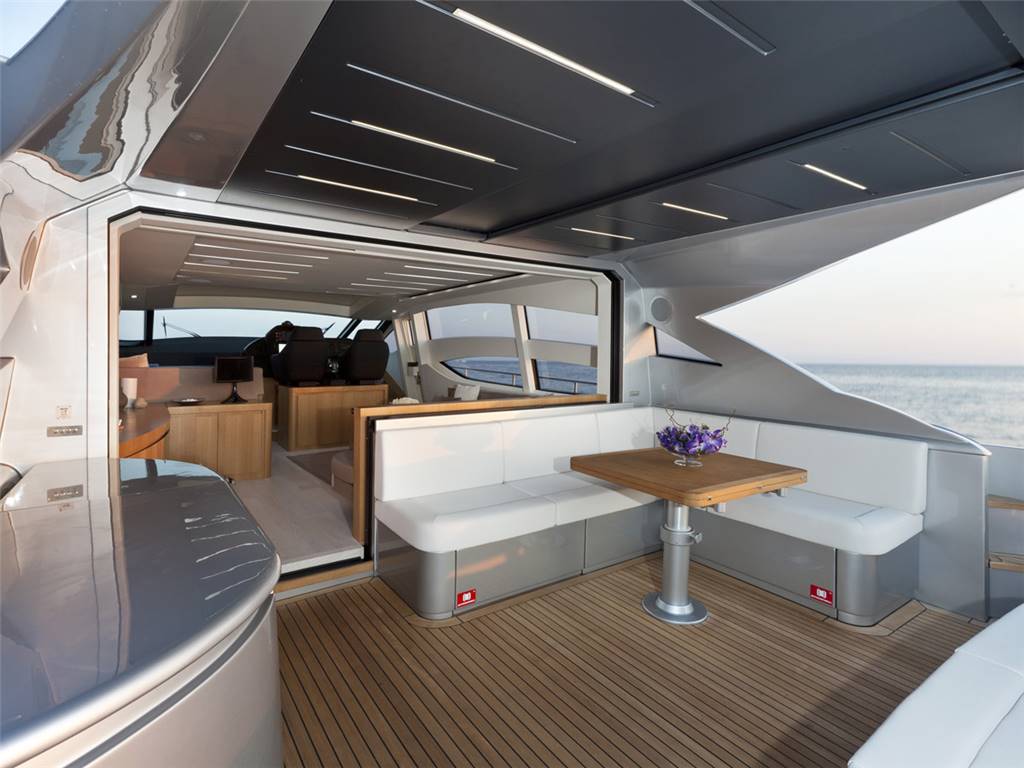 Pershing 74