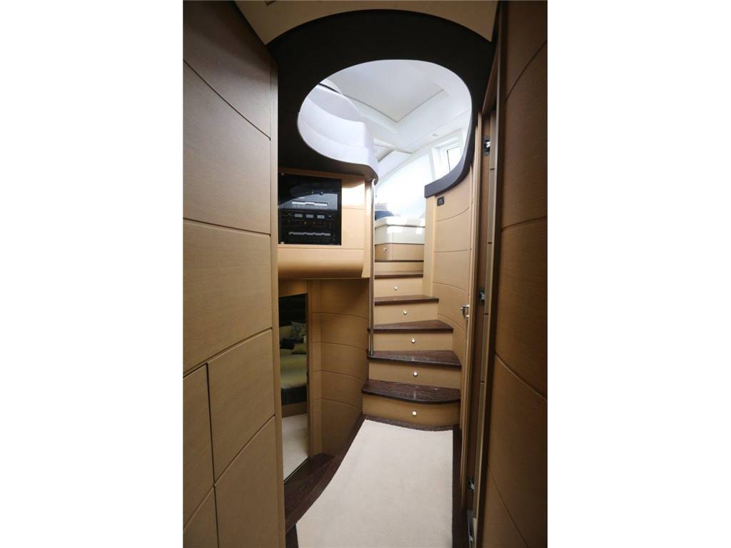 Pershing 74