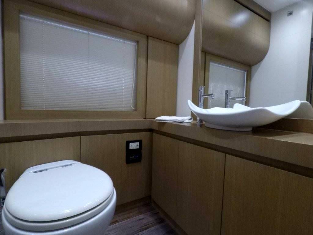 Pershing 74