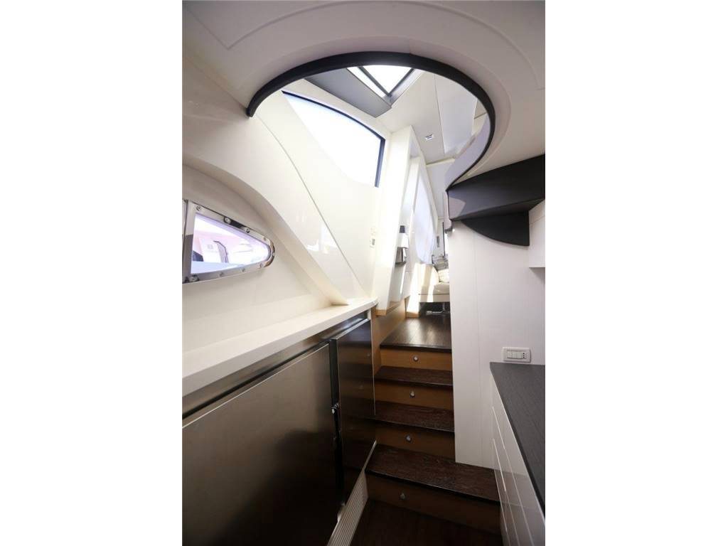 Pershing 74