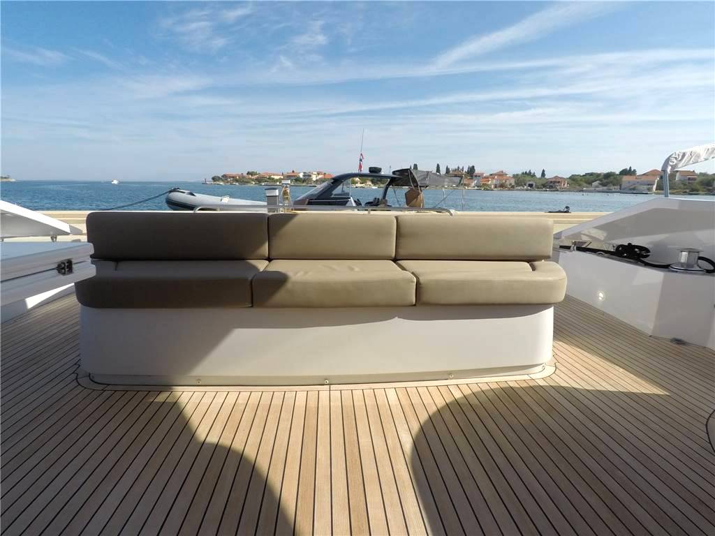 Pershing 74