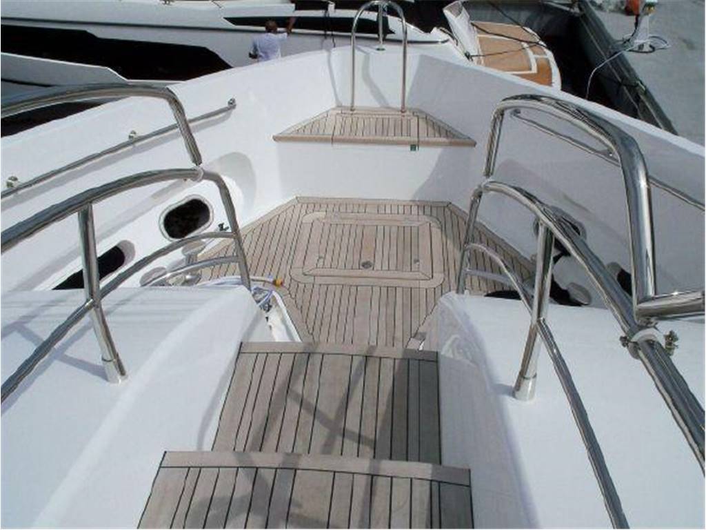 Sunseeker 115 sport yacht