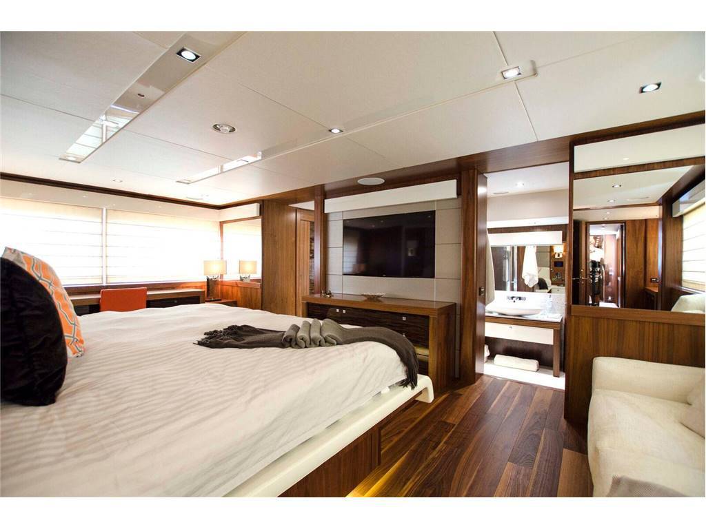 Sunseeker 115 sport yacht