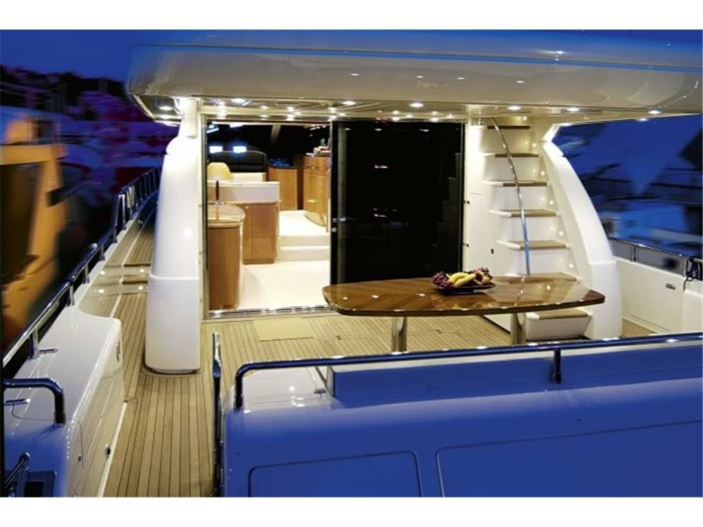 Uniesse 70 sport