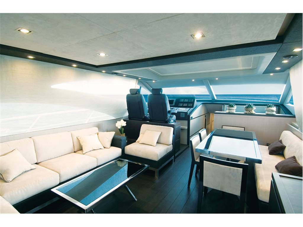 Uniesse 70 sport