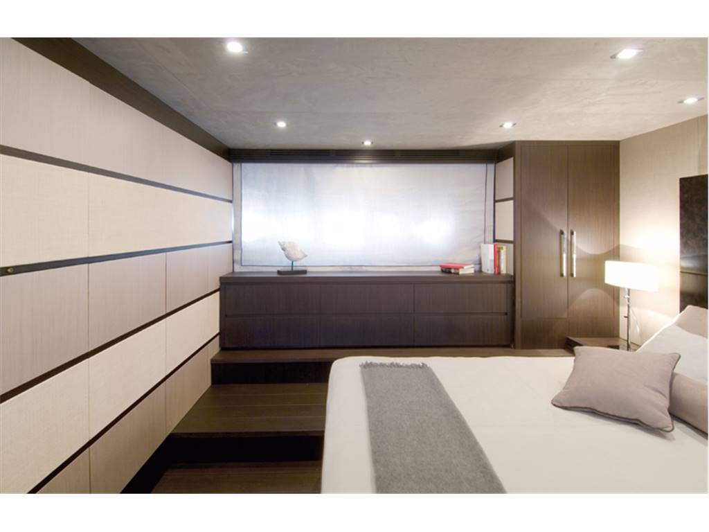 Uniesse 70 sport