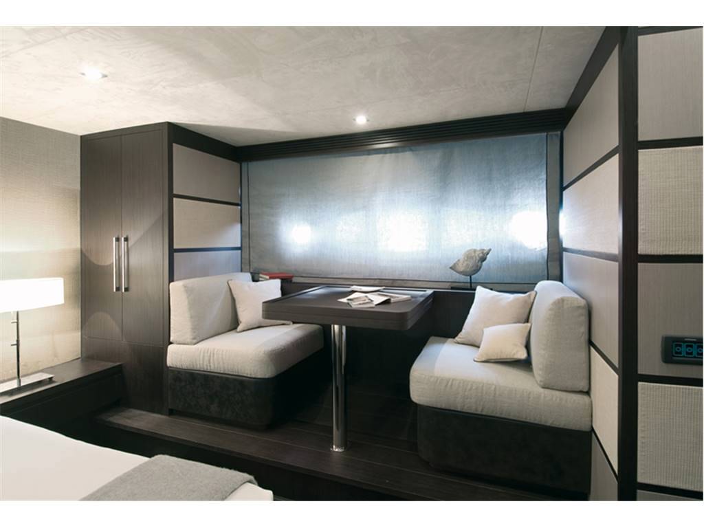 Uniesse 70 sport