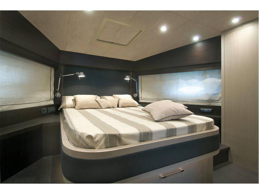 Uniesse 70 sport