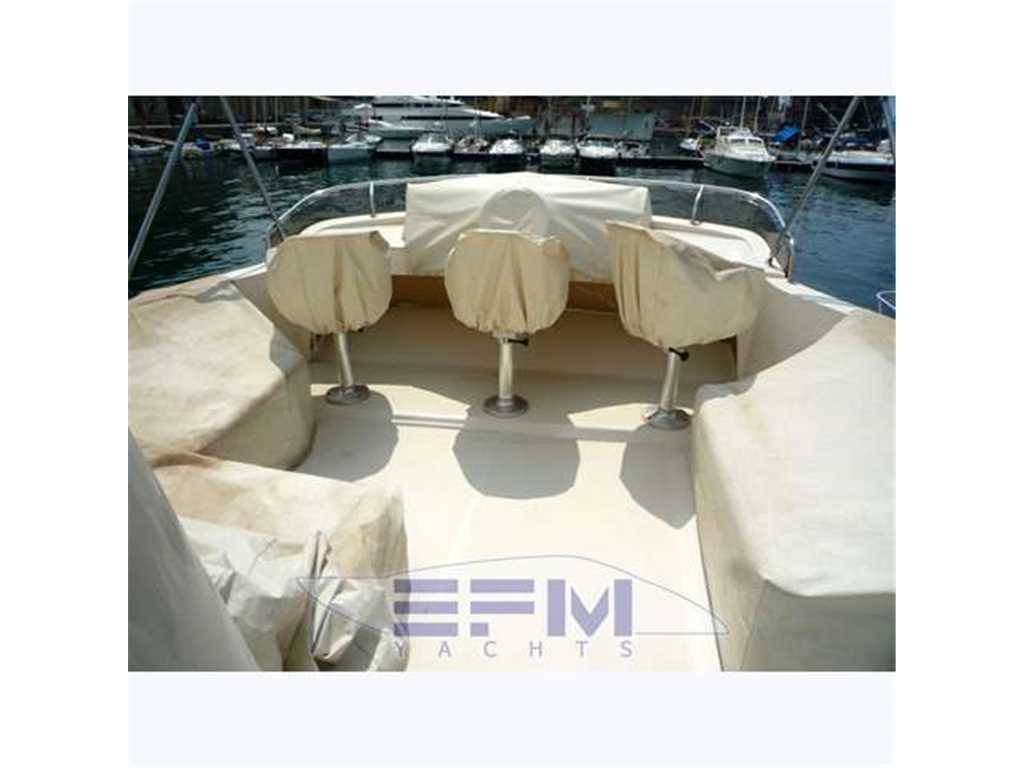 Mainship 34 trawler