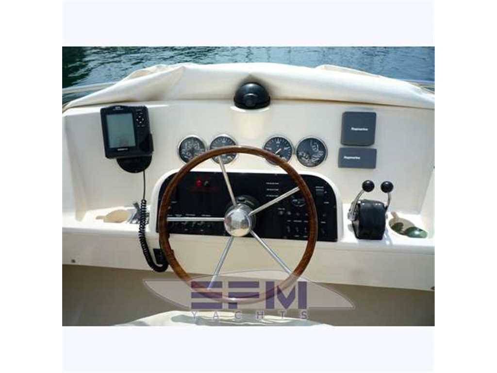 Mainship 34 trawler