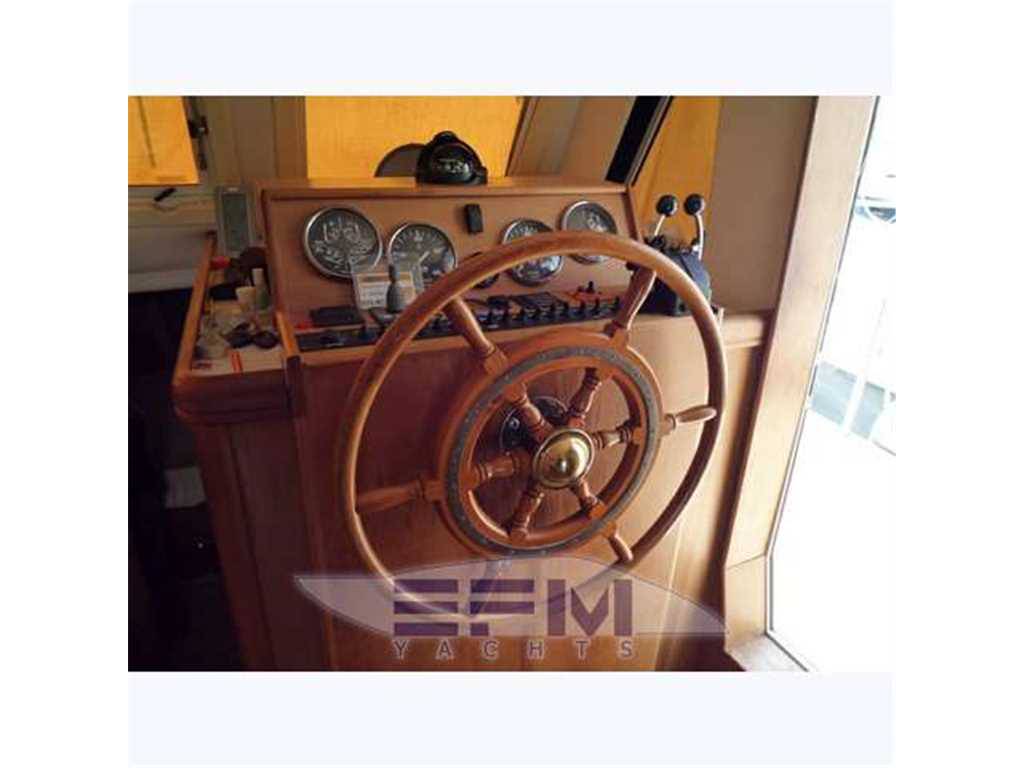 Mainship 34 trawler