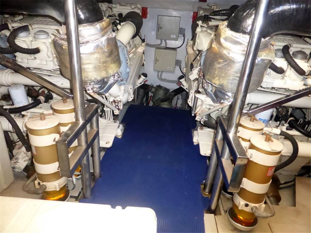 Azimut 62 fly