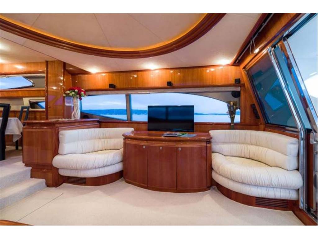 Ferretti 730