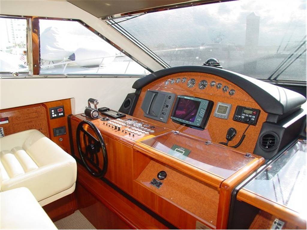 Ferretti 730