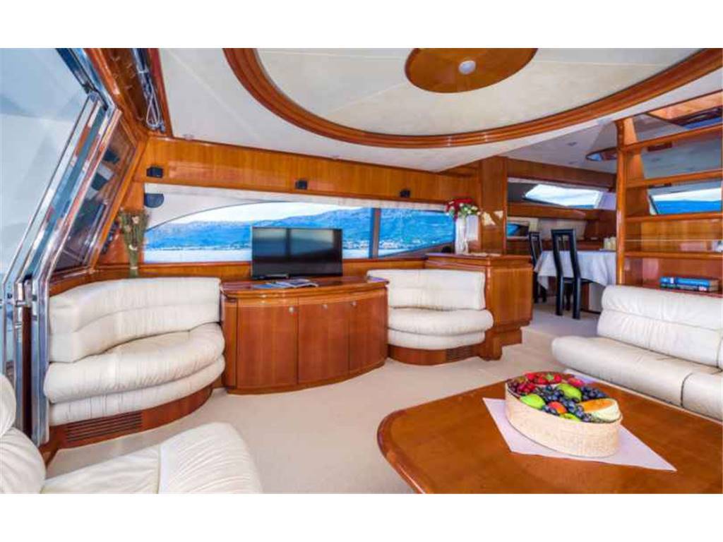 Ferretti 730