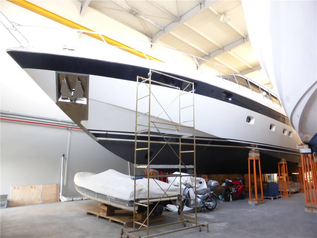 Overmarine Mangusta 105