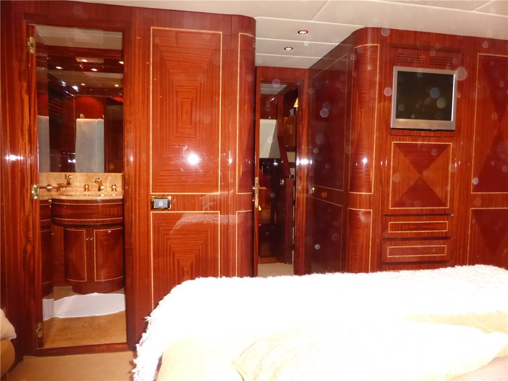Overmarine Mangusta 105