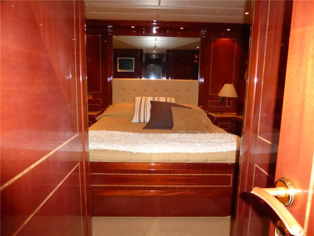 Overmarine Mangusta 105