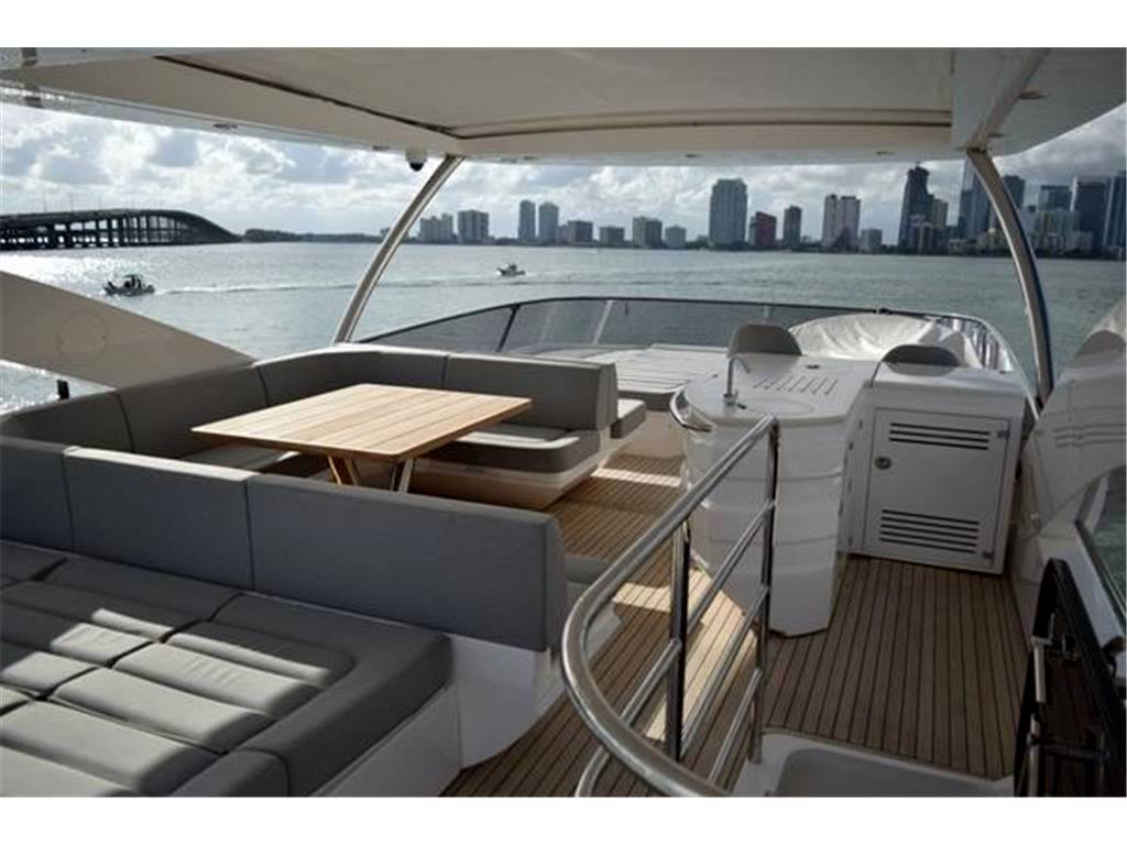 Sunseeker 75 yacht