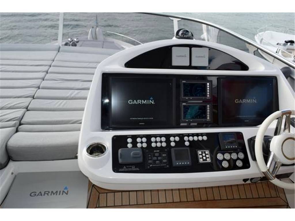 Sunseeker 75 yacht