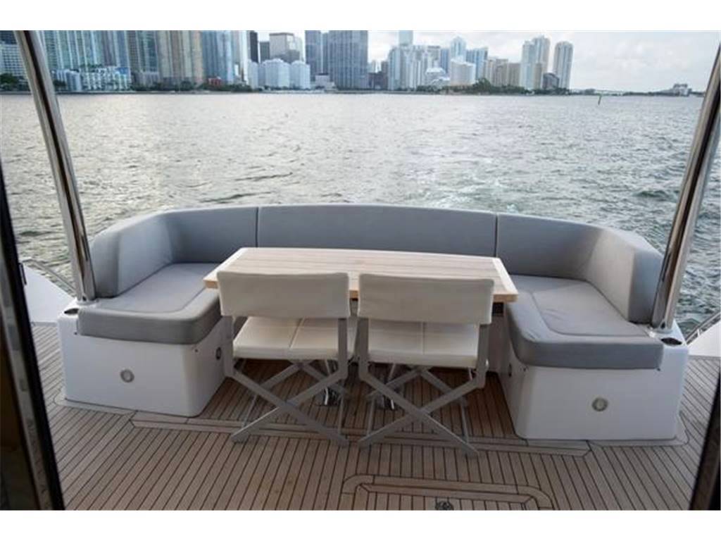 Sunseeker 75 yacht