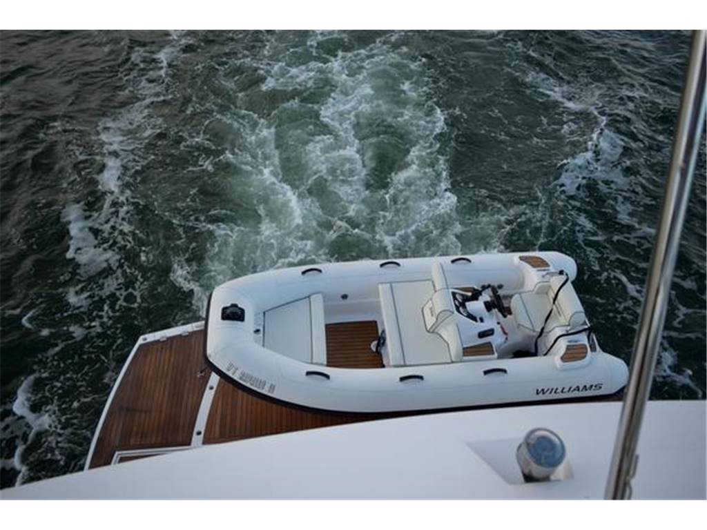 Sunseeker 75 yacht