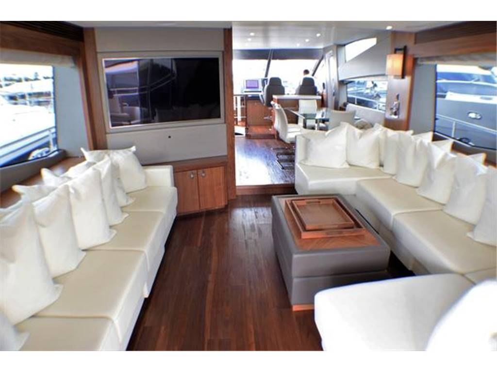 Sunseeker 75 yacht