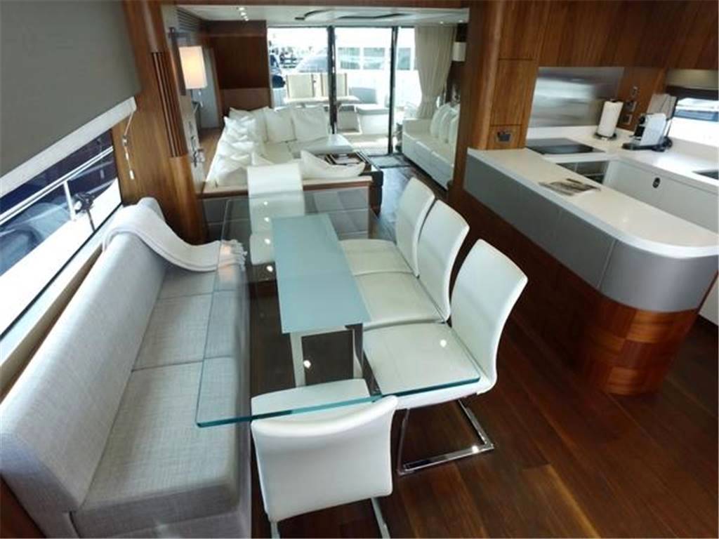 Sunseeker 75 yacht